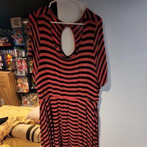 Torrid 4 Super Soft Orange and Black Midi Dress with Pockets!